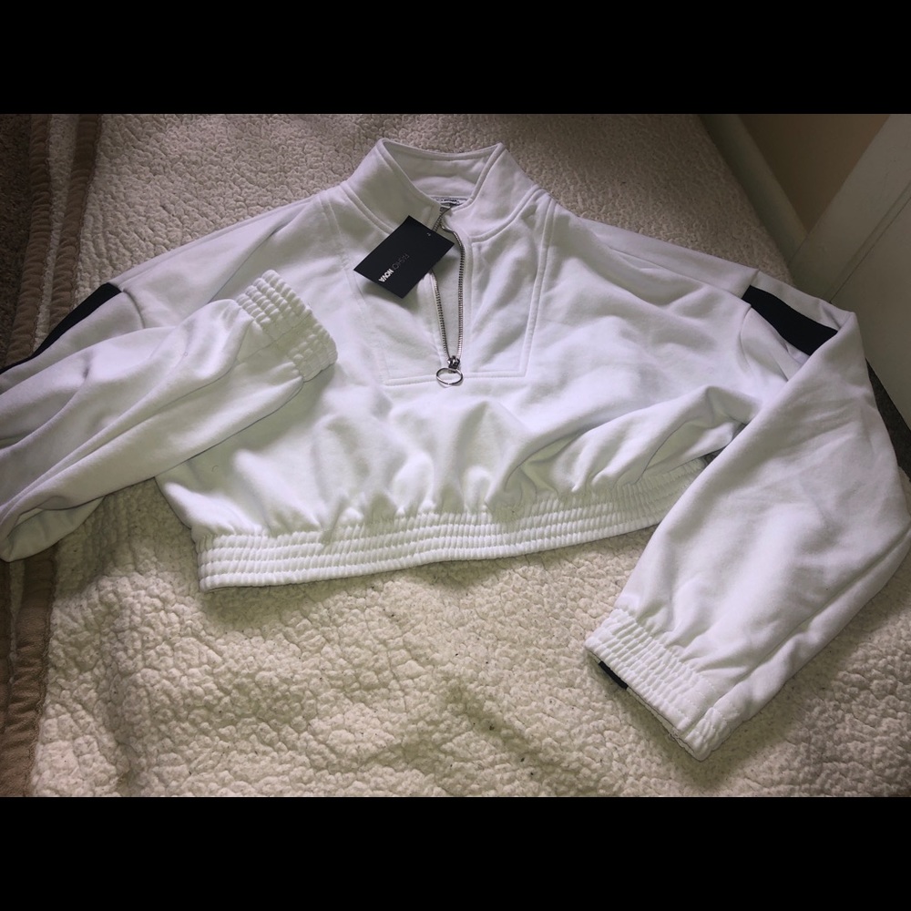 White and black two price set